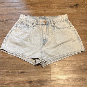 Arizona Jean Co Women's Washed Light Blue High Waisted Denim Shorts Size 9